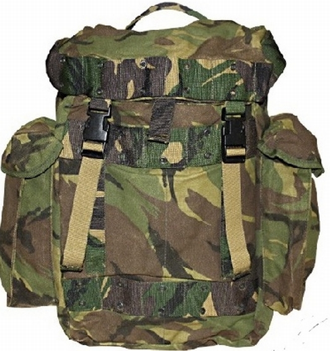 leger-rugzak-599tyl-1.jpg Rugzak Daypack NL leger camouflage als Nieuw ! - Afbeelding 1