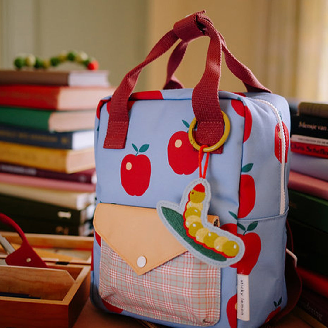 peuter-rugzak-866nvy-1.jpg sticky lemon peuterrugzak apple grub 26 cm | ilovespeelgoed - Afbeelding 1